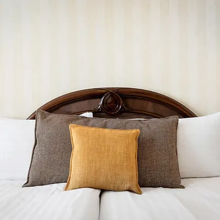 Island - Comfort Hotel 3*